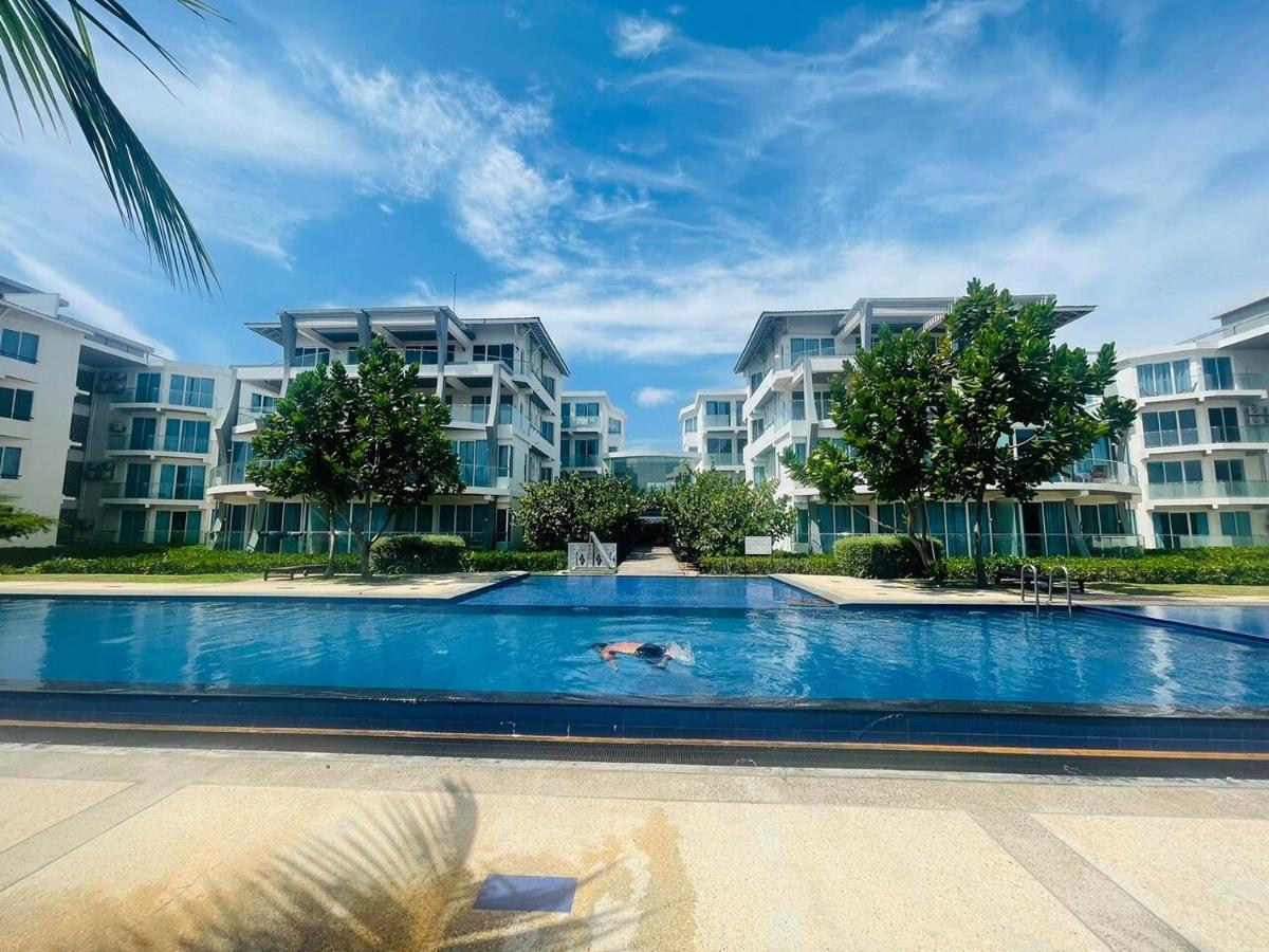 Trincomalee Ocean Front Condos Exteriör bild