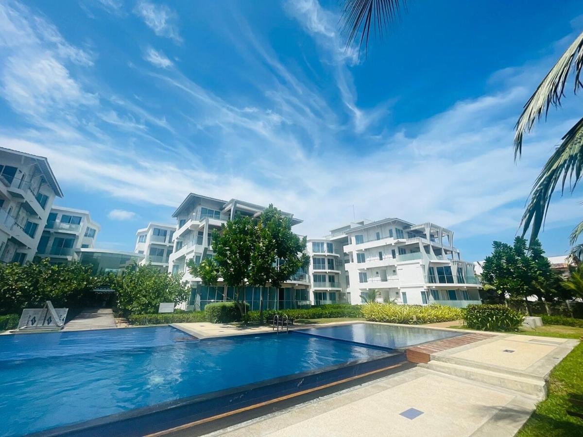 Trincomalee Ocean Front Condos Exteriör bild