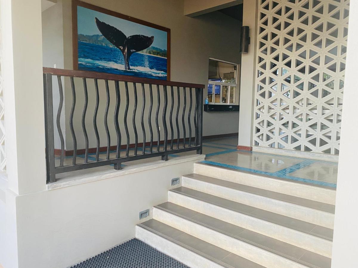 Trincomalee Ocean Front Condos Exteriör bild