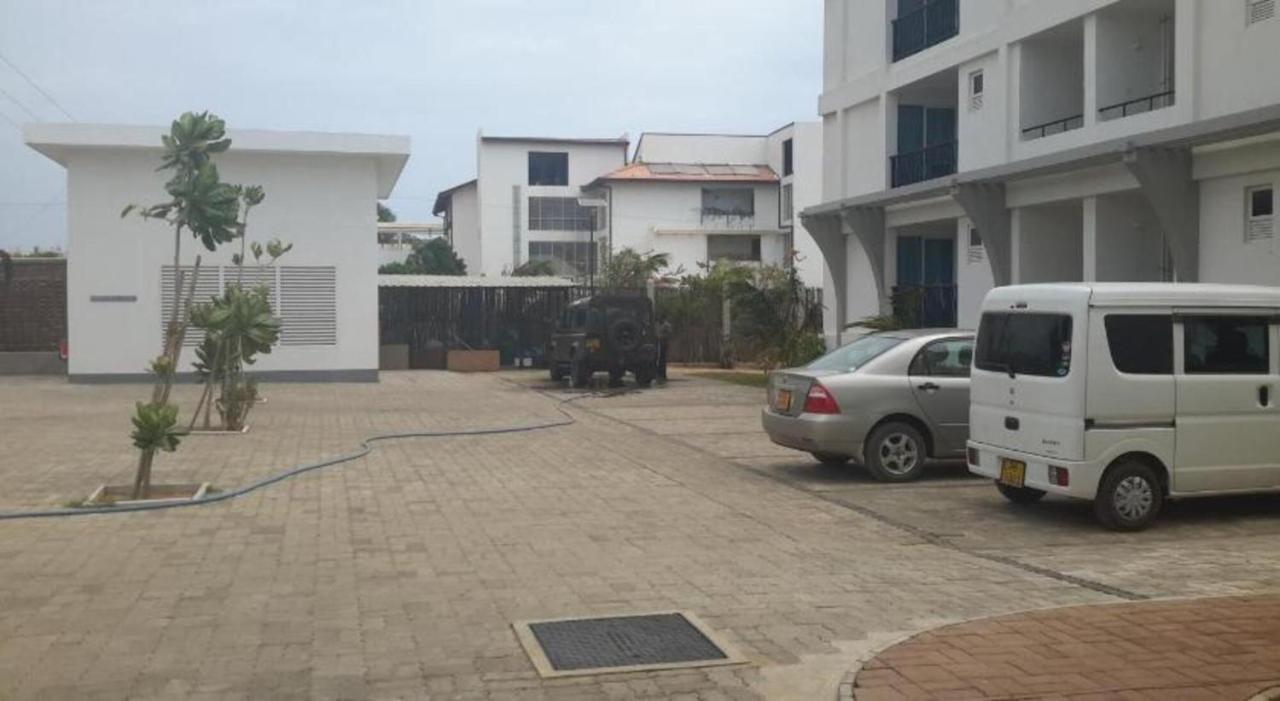 Trincomalee Ocean Front Condos Exteriör bild