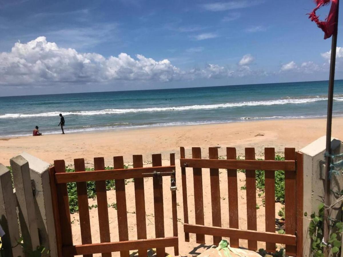Trincomalee Ocean Front Condos Exteriör bild